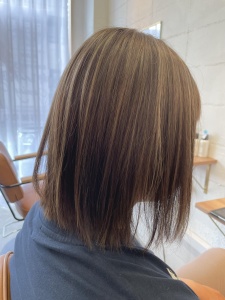 ヘアスタイル 髪型 ボブ ミディアム 前髪 切りっぱなしボブ ヘアカラー アディクシーカラー イルミナカラー スロウカラー エヌドット カット 寝屋川市 守口市 大日 門真 枚方市